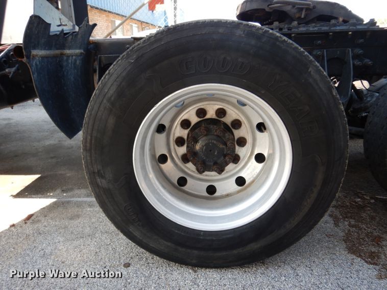 image for item DH5349 2007 International 9400i semi truck