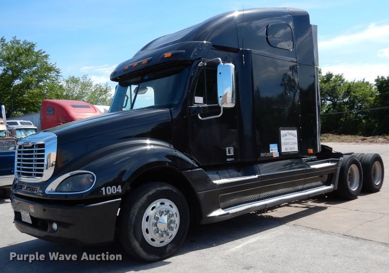 image for item DH5350 2007 Freightliner Columbia  semi truck