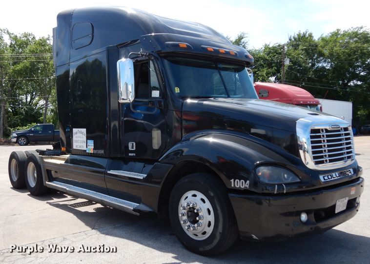 image for item DH5350 2007 Freightliner Columbia  semi truck