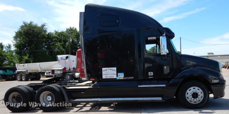 image for item DH5350 2007 Freightliner Columbia  semi truck