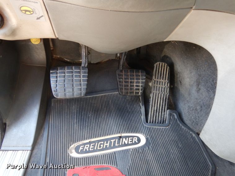 image for item DH5350 2007 Freightliner Columbia  semi truck