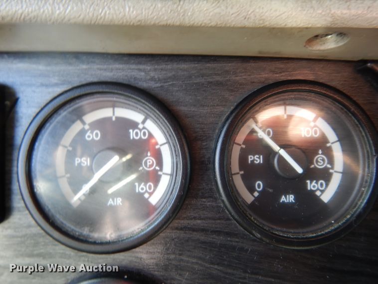 image for item DH5350 2007 Freightliner Columbia  semi truck