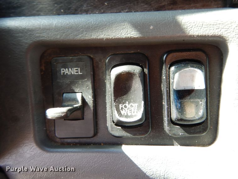 image for item DH5350 2007 Freightliner Columbia  semi truck