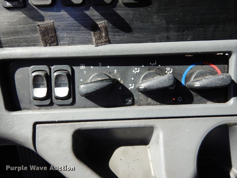 image for item DH5350 2007 Freightliner Columbia  semi truck