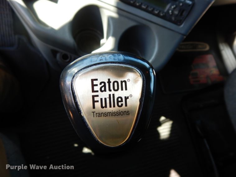 image for item DH5350 2007 Freightliner Columbia  semi truck