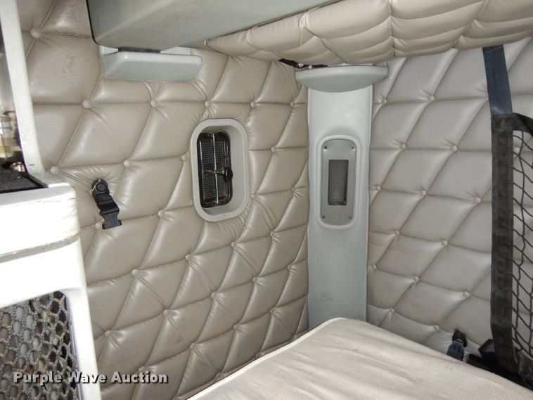 image for item DH5350 2007 Freightliner Columbia  semi truck