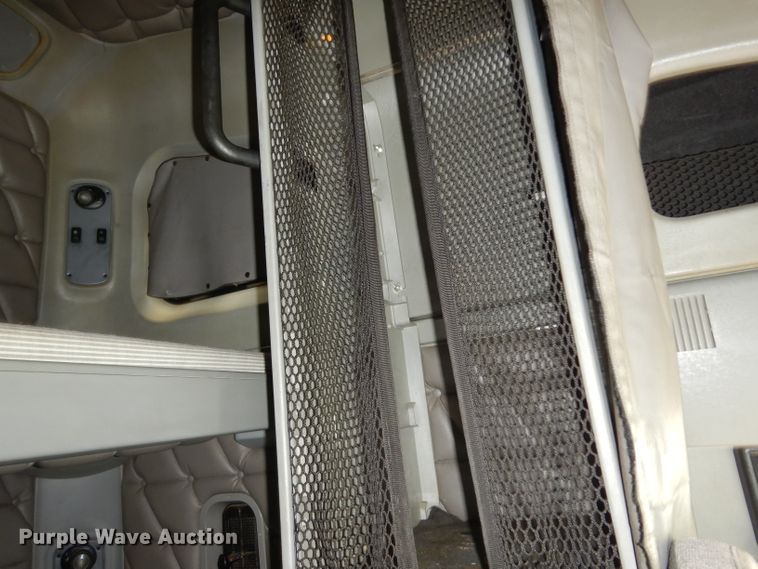 image for item DH5350 2007 Freightliner Columbia  semi truck