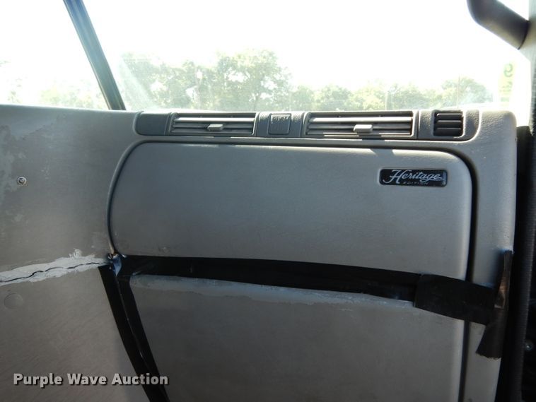 image for item DH5350 2007 Freightliner Columbia  semi truck