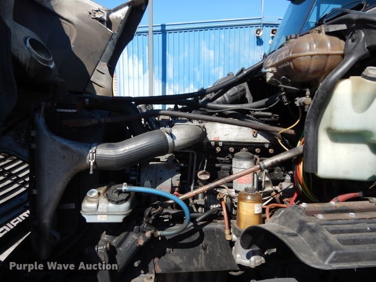 image for item DH5350 2007 Freightliner Columbia  semi truck