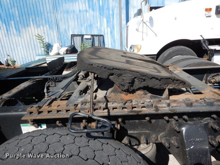 image for item DH5350 2007 Freightliner Columbia  semi truck