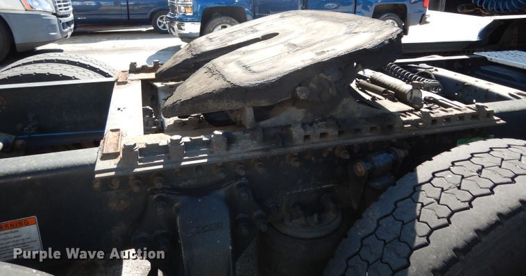 image for item DH5350 2007 Freightliner Columbia  semi truck