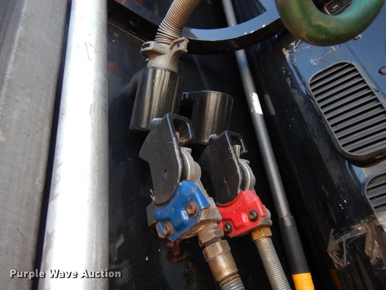 image for item DH5350 2007 Freightliner Columbia  semi truck