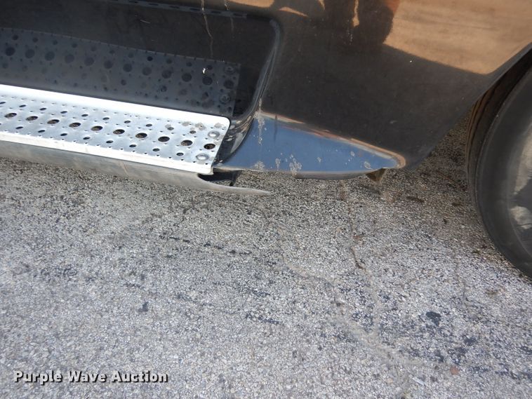 image for item DH5350 2007 Freightliner Columbia  semi truck