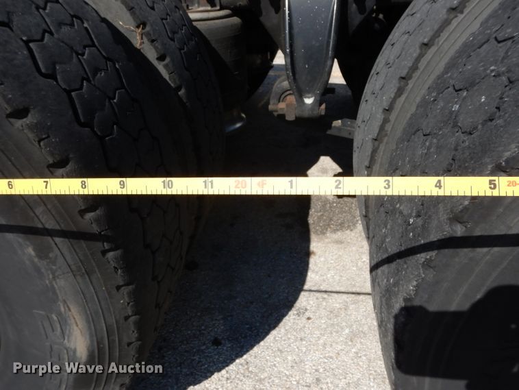 image for item DH5350 2007 Freightliner Columbia  semi truck