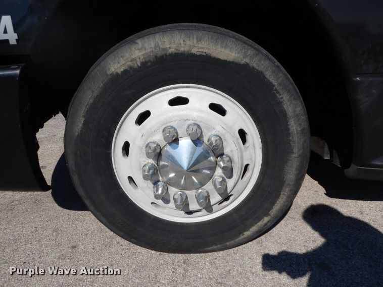 image for item DH5350 2007 Freightliner Columbia  semi truck