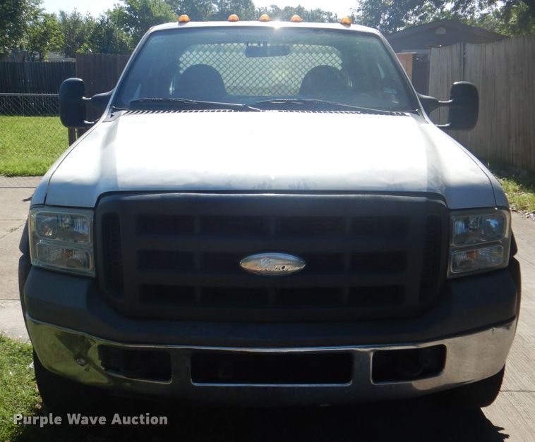 image for item DH5351 2005 Ford F450 Super Duty XL  flatbed truck