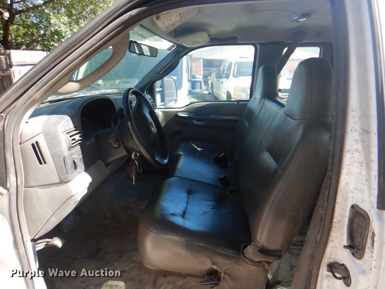 image for item DH5351 2005 Ford F450 Super Duty XL  flatbed truck