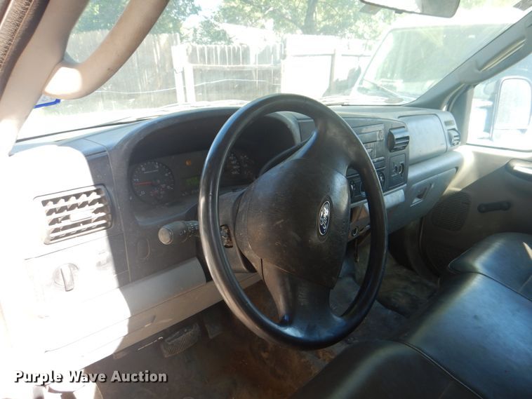 image for item DH5351 2005 Ford F450 Super Duty XL  flatbed truck