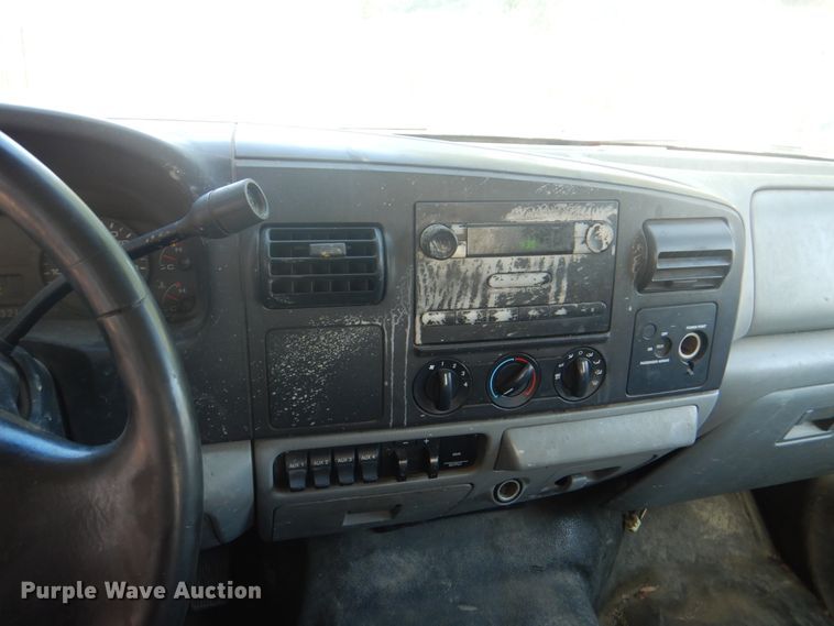 image for item DH5351 2005 Ford F450 Super Duty XL  flatbed truck