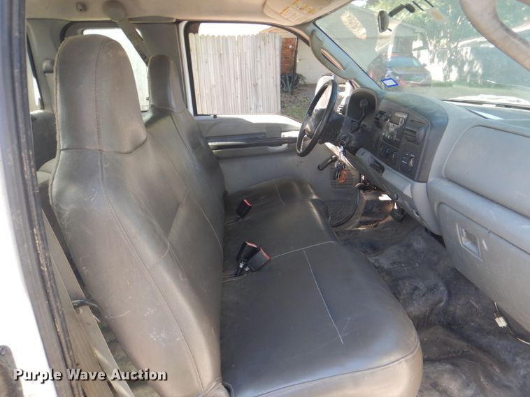 image for item DH5351 2005 Ford F450 Super Duty XL  flatbed truck