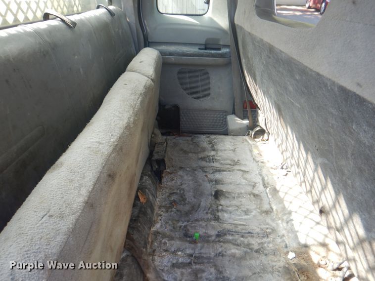 image for item DH5351 2005 Ford F450 Super Duty XL  flatbed truck