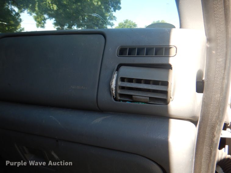 image for item DH5351 2005 Ford F450 Super Duty XL  flatbed truck