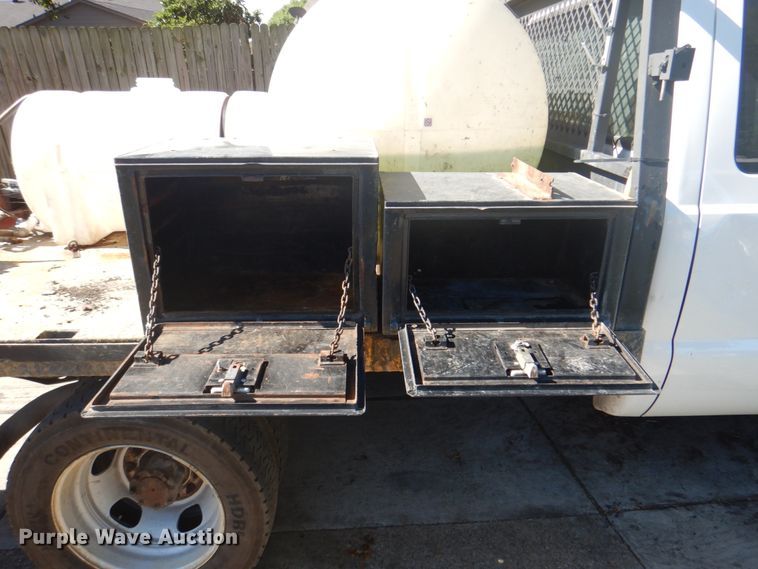 image for item DH5351 2005 Ford F450 Super Duty XL  flatbed truck