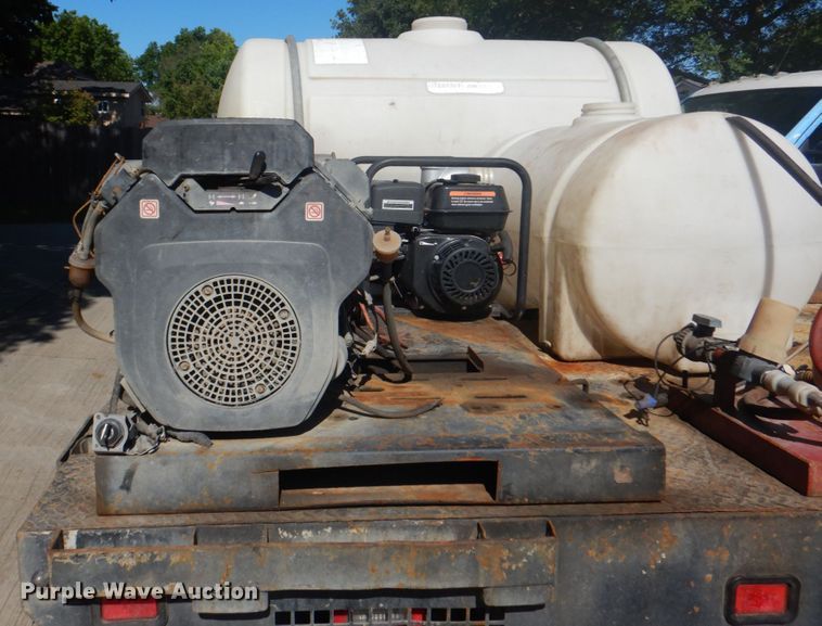 image for item DH5351 2005 Ford F450 Super Duty XL  flatbed truck