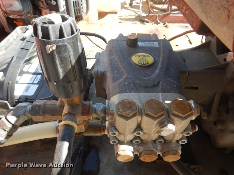 image for item DH5351 2005 Ford F450 Super Duty XL  flatbed truck