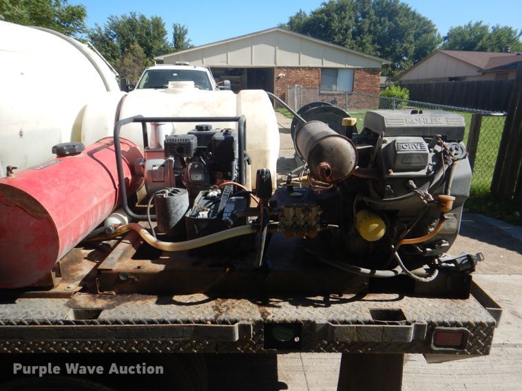 image for item DH5351 2005 Ford F450 Super Duty XL  flatbed truck