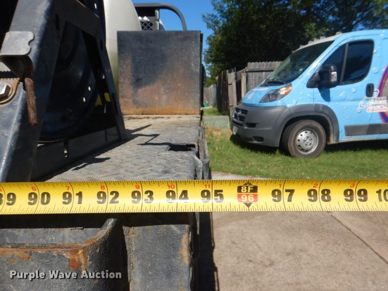 image for item DH5351 2005 Ford F450 Super Duty XL  flatbed truck