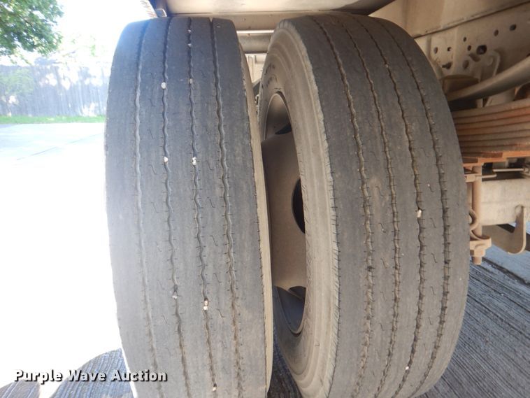 image for item DH5351 2005 Ford F450 Super Duty XL  flatbed truck