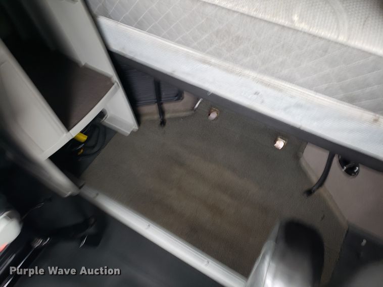 image for item DH5798 2012 Volvo VN semi truck