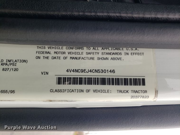 image for item DH5798 2012 Volvo VN semi truck