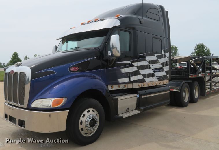 image for item DI2086 2007 Peterbilt 387  semi truck