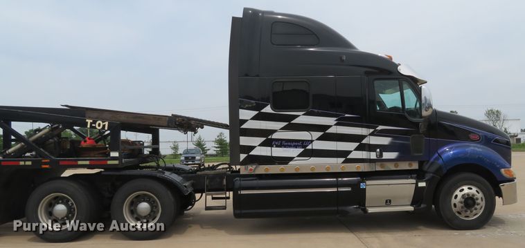 image for item DI2086 2007 Peterbilt 387  semi truck