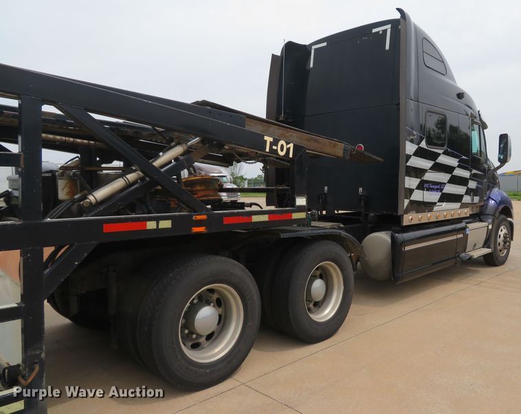 image for item DI2086 2007 Peterbilt 387  semi truck