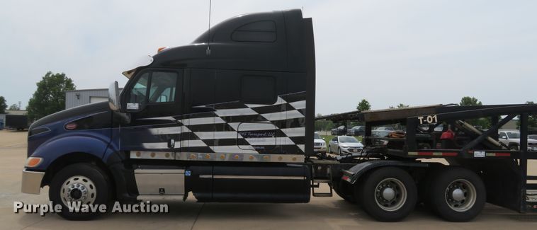 image for item DI2086 2007 Peterbilt 387  semi truck