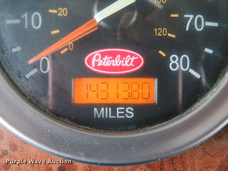 image for item DI2086 2007 Peterbilt 387  semi truck