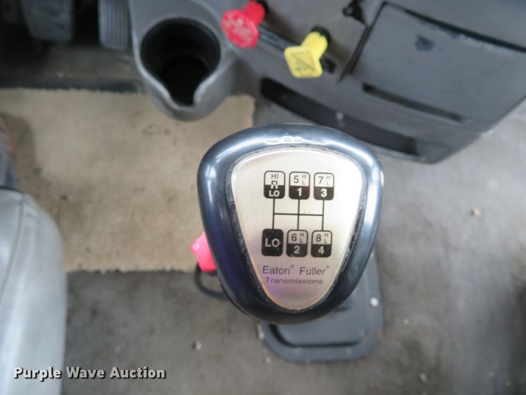 image for item DI2086 2007 Peterbilt 387  semi truck