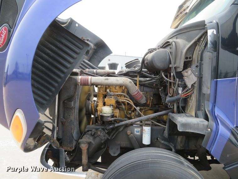 image for item DI2086 2007 Peterbilt 387  semi truck