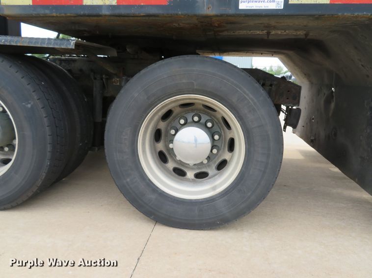 image for item DI2086 2007 Peterbilt 387  semi truck