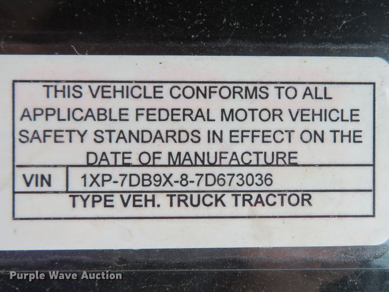 image for item DI2086 2007 Peterbilt 387  semi truck