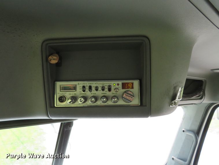 image for item DI2243 2002 Freightliner Century Class ST120  semi truck