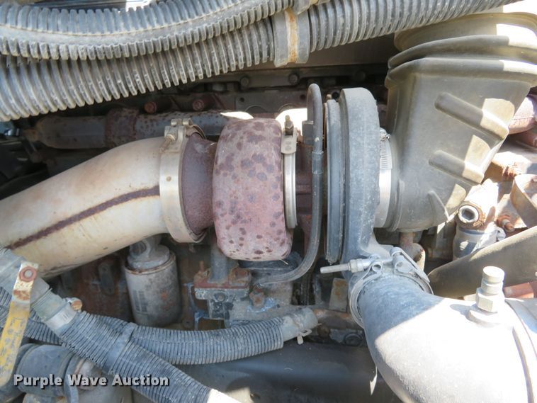 image for item DI2243 2002 Freightliner Century Class ST120  semi truck