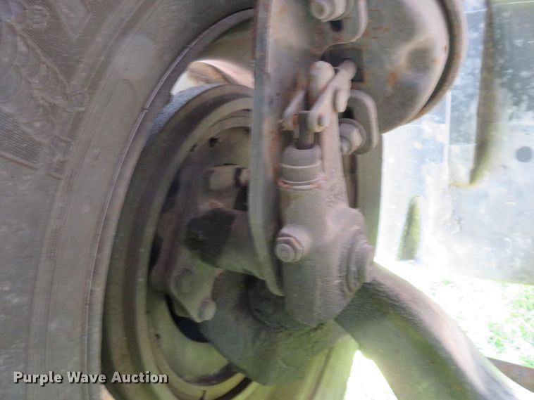 image for item DI2243 2002 Freightliner Century Class ST120  semi truck