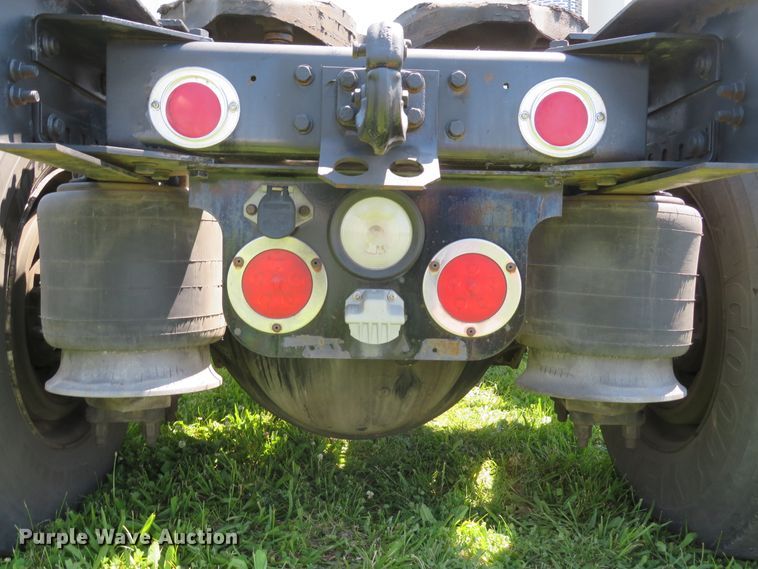 image for item DI2243 2002 Freightliner Century Class ST120  semi truck