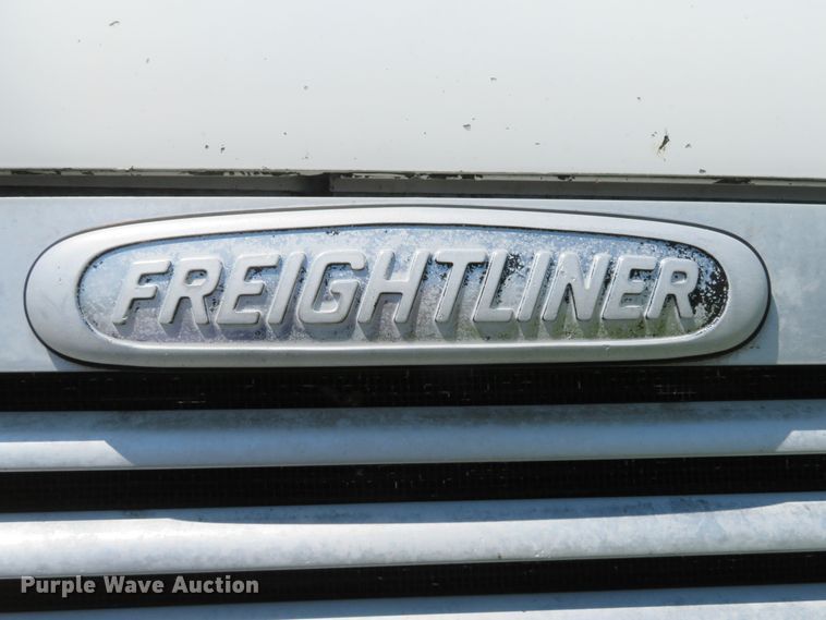 image for item DI2243 2002 Freightliner Century Class ST120  semi truck
