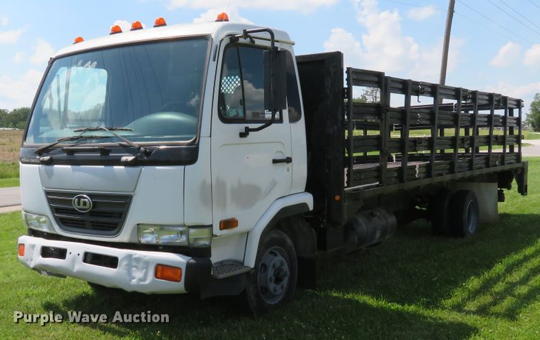 image for item DI2244 2005 UD Nissan UD1800  flatbed truck