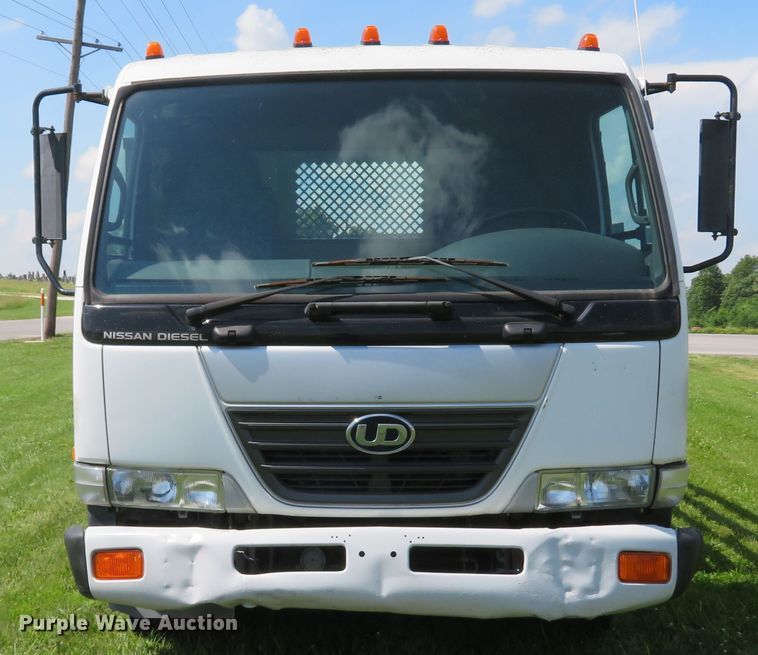 image for item DI2244 2005 UD Nissan UD1800  flatbed truck